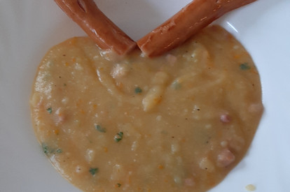 Sächsische Kartoffelsuppe mit Würstchen