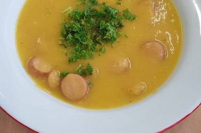 Sächsische Kartoffelsuppe mit Würstchen