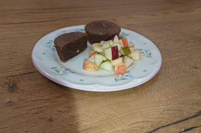 Schokoladensoufflé mit Obstsalat