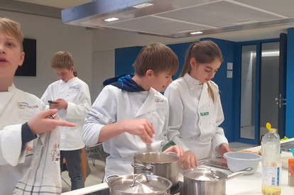 Eier in Senfsoße mit Möhren und Kartoffeln