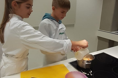 Kichererbsen-Möhren-Suppe mit gerösteten Brot