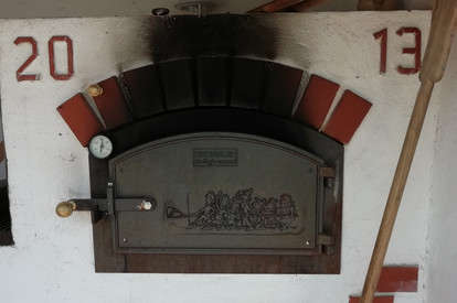 MT 09 Hitzkuchen & Brot aus dem Holzbackofen auf dem Bauernhof Brenner in Engelhardsweiler