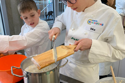 Käsespätzle, Salat und Nachtisch, 29.02.2020